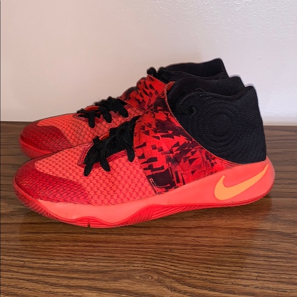 Nike Kyrie 2 ‘Inferno’ Red/Black Shoe (sz 7) - Picture 2 of 4